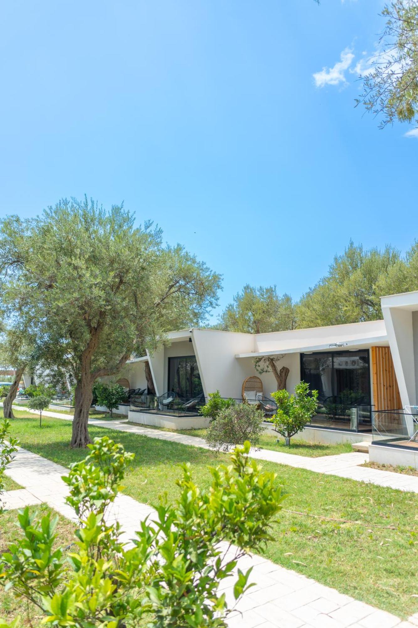 Luna Mare Seaside Suites Borsh Exterior foto