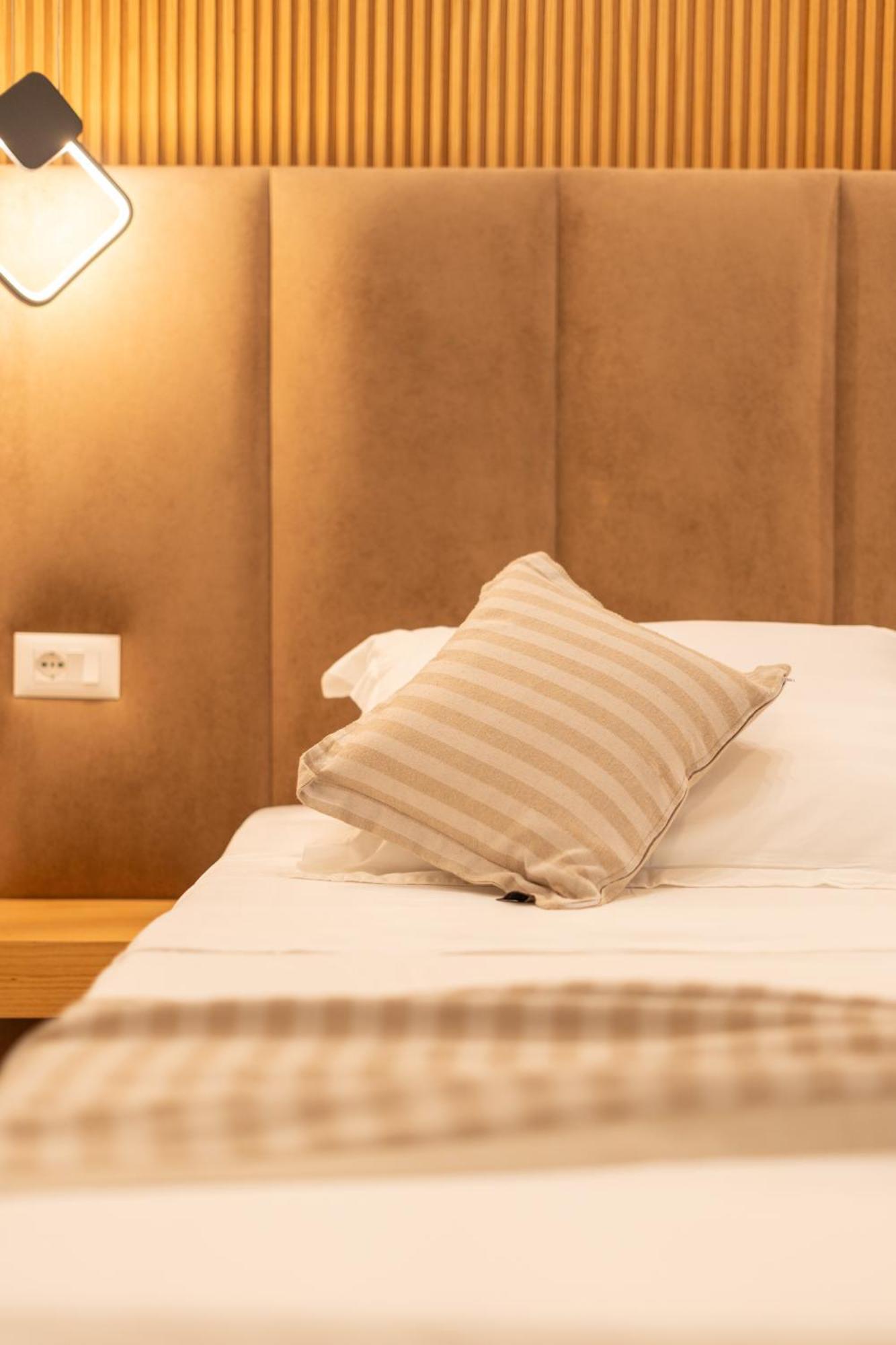 Luna Mare Seaside Suites Borsh Exterior foto