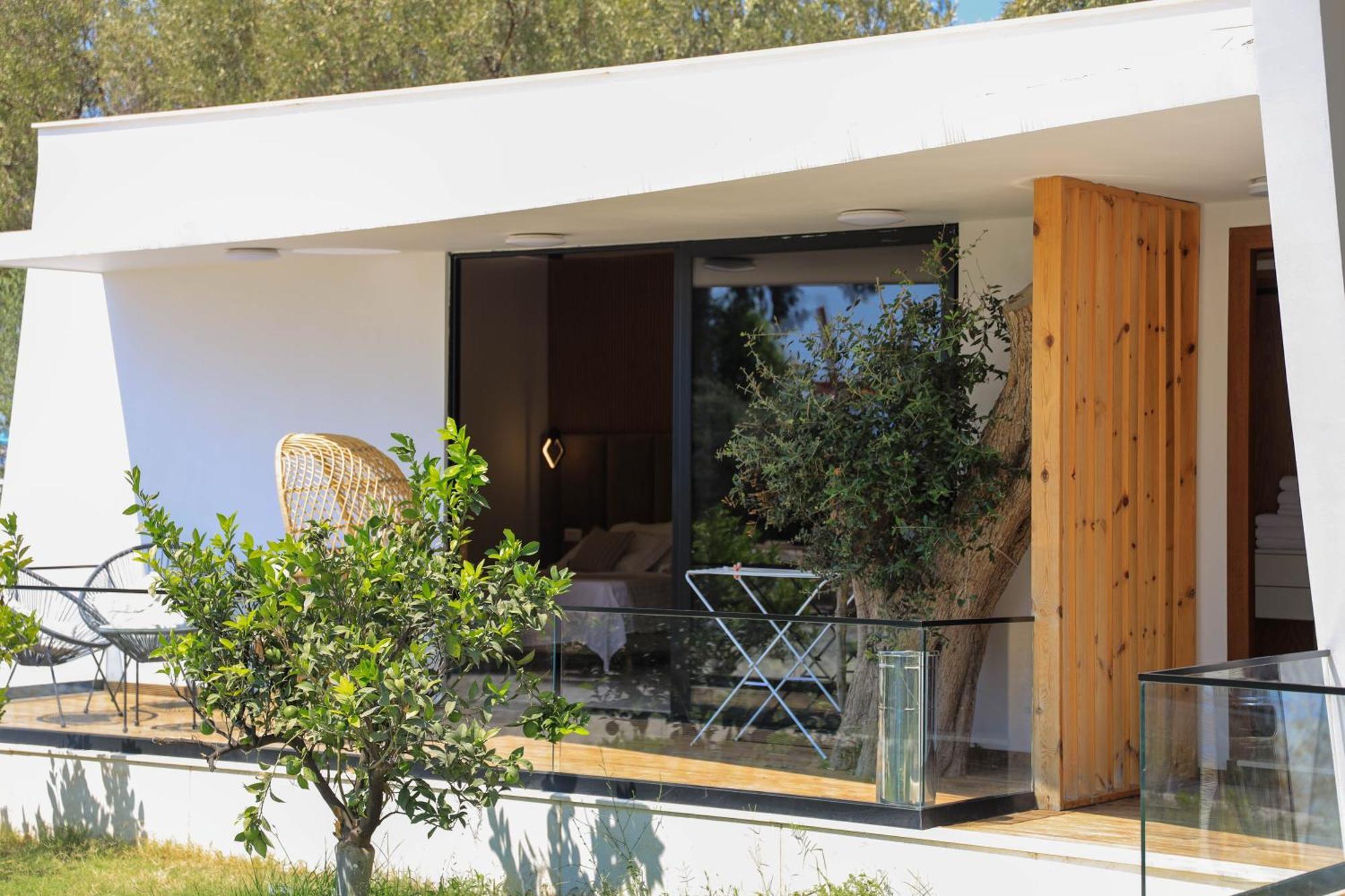Luna Mare Seaside Suites Borsh Exterior foto