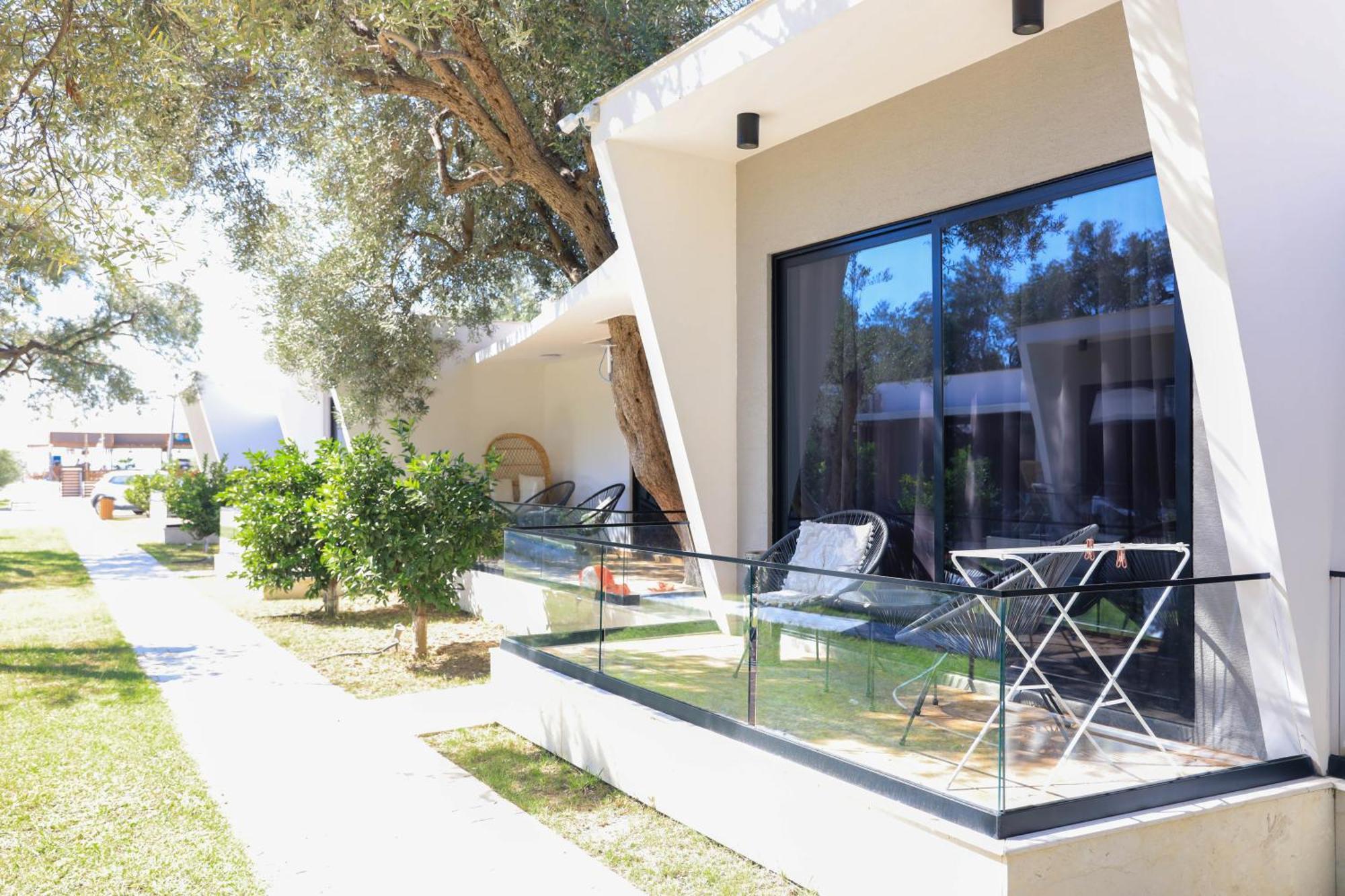 Luna Mare Seaside Suites Borsh Exterior foto